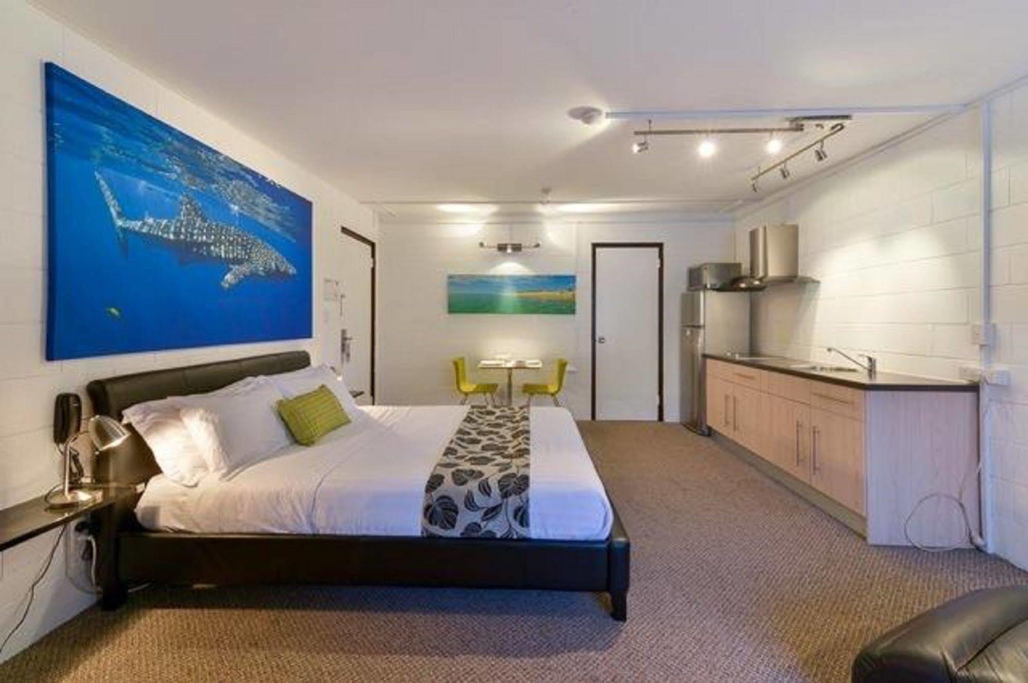 Sea Breeze Resort Exmouth Exterior foto